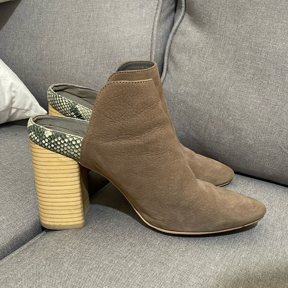 Dolce Vita Gray Mules Size 8